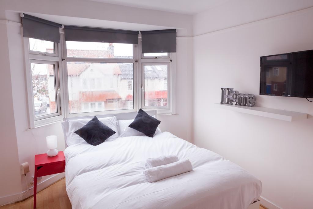 Отель Lingwell Concept Flat Лондон Экстерьер фото
