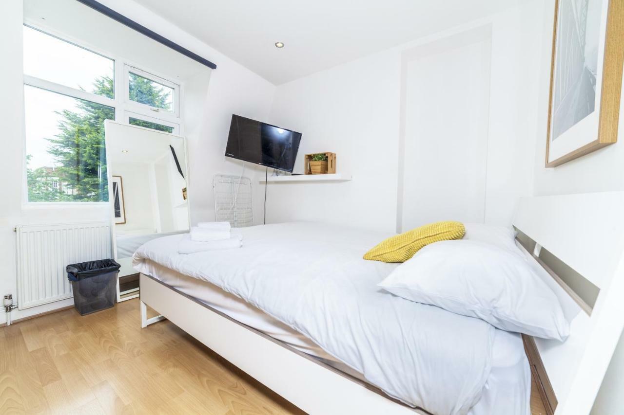 Отель Lingwell Concept Flat Лондон Экстерьер фото