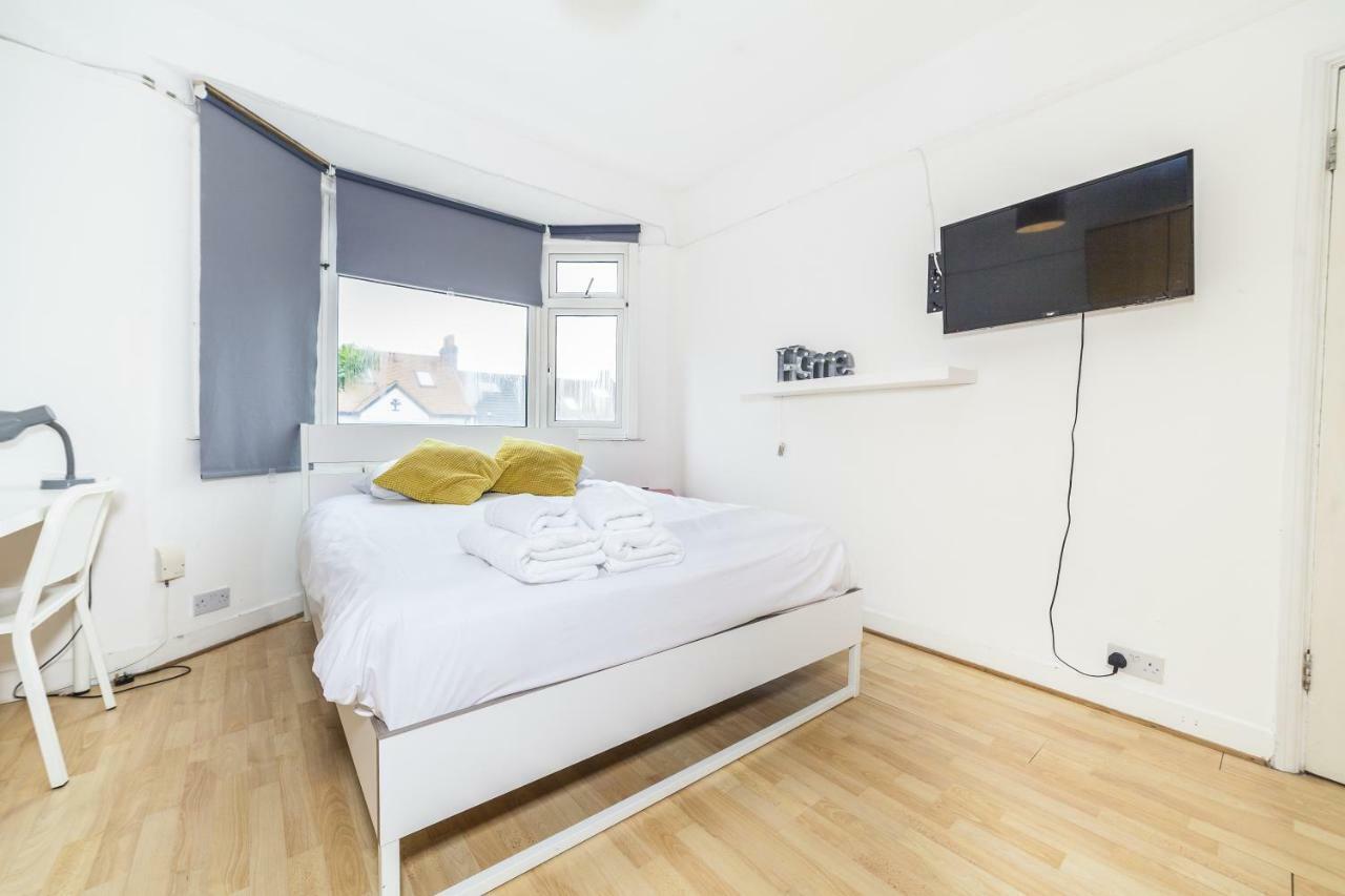 Отель Lingwell Concept Flat Лондон Экстерьер фото